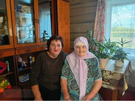Работники Дома культуры дарят тепло одиноким пенсионерам