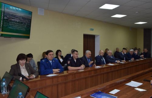 Депутатлар Яңа елга бюджет кабул итте