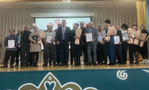 В Уруссинской гимназии чествовали работников ЖКХ и бытового обслуживания