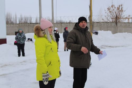 В Уруссу прошел веселый турнир - футбол в валенках