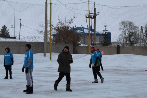 В Уруссу прошел веселый турнир - футбол в валенках