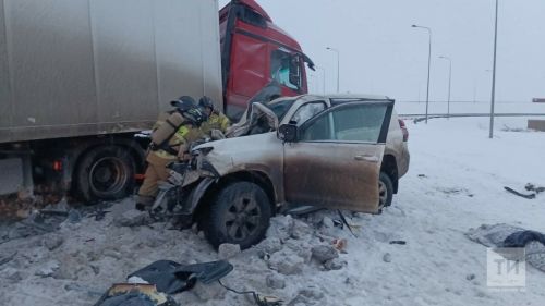 В Татарстане в страшной аварии с фурой на трассе М7 погибли 2 человека