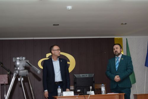 Для строительства детсада нужны дети