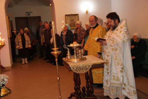 В Свято-Никольском  храме Уруссу состоялась Рождественская служба