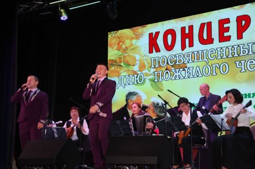 Уруссу: представителям серебряного возраста – праздничный концерт