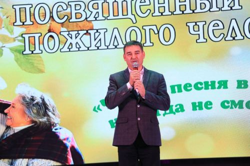 Уруссу: представителям серебряного возраста – праздничный концерт