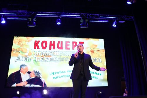 Уруссу: представителям серебряного возраста – праздничный концерт