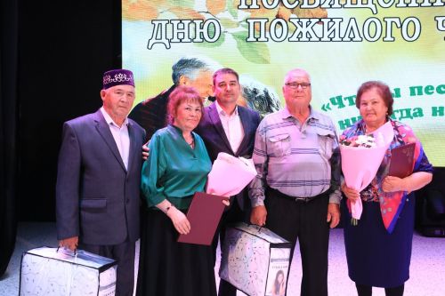 Уруссу: представителям серебряного возраста – праздничный концерт
