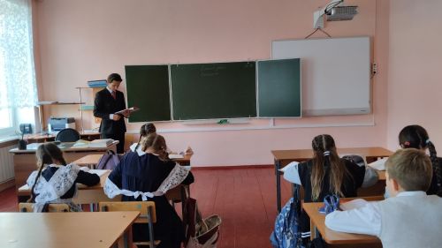 В Байрякинской СОШ старшеклассники побывали в роли учителей начальных классов