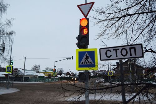 Первый в поселке Уруссу светофор начал свою работу