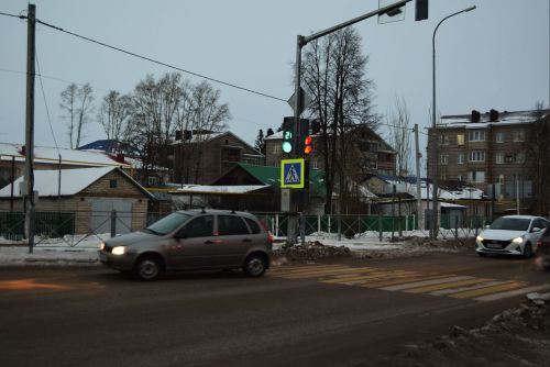 Первый в поселке Уруссу светофор начал свою работу