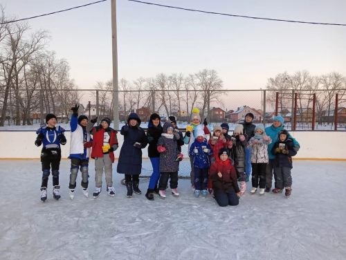 В Центре детского творчества волонтёрами «Лига активистов» был проведен спортивный праздник «Веселые старты на льду»