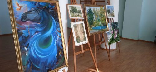 С 17 по 19 февраля в Районном доме культуры проходит выставка живописи
