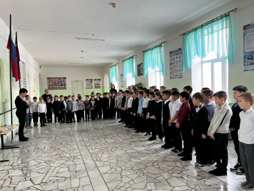 Линейка по БДД прошла для младших школьников в СОШ№2
