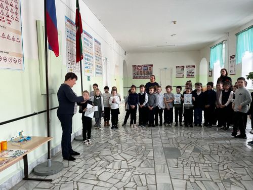 Линейка по БДД прошла для младших школьников в СОШ№2