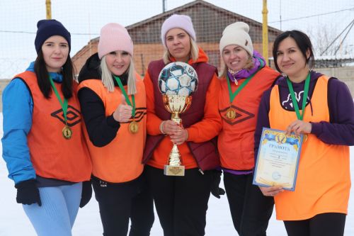 «Футбол в валенках» - веселое зимнее соревнование