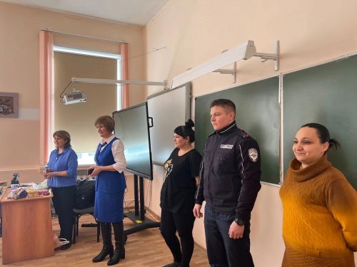 Родительский патруль второй школы провели проверку наличия световозвращающих элементов