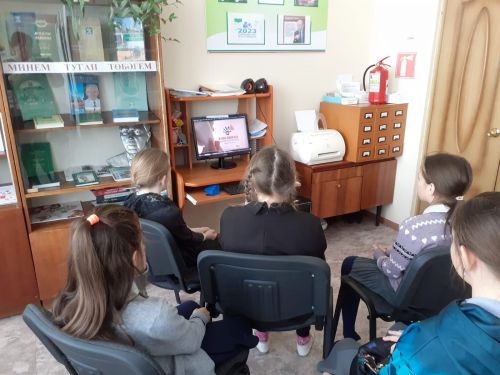 Даже супергероям иногда нужна помощь