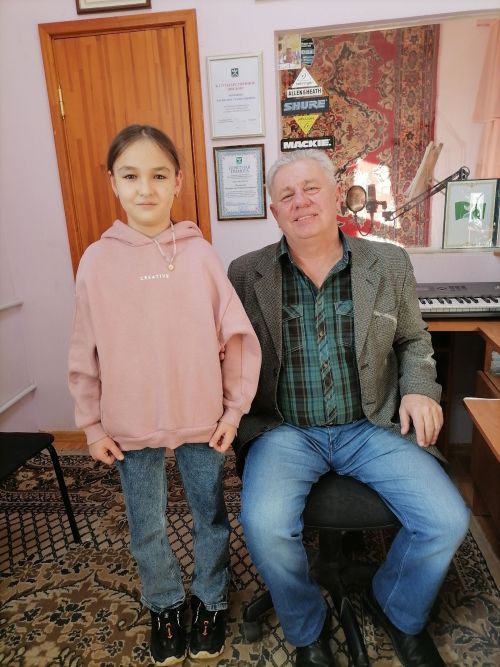 Вокалистка  студии «Юные таланты» побывала в звукозаписывающей студии РДК