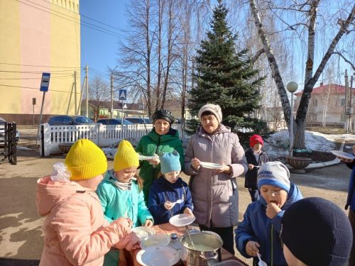 В Уруссинской школе №2 состоялся праздник «Воронья каша»