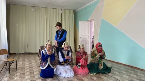«Весь мир - театр» - под таким названием был проведен фестиваль-конкурс в Уруссу