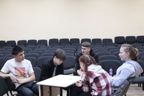 В с.Абсалямово прошла интеллектуально-развлекательная игра «Квиз-плиз»