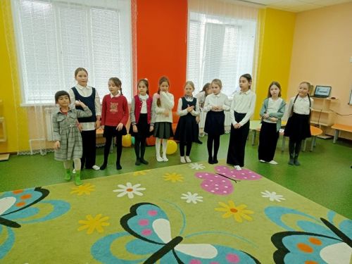 Младшие школьники Уруссинской НОШ отметили сразу два праздника