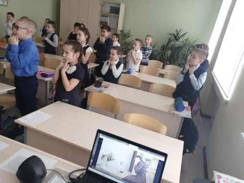 В начальной школе прошли занятия - «Разговоры о важном»