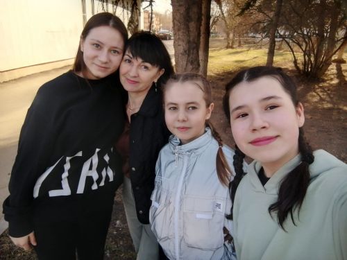 Народный ансамбль танца «Ютазы йолдызлары» принял участие в республиканском конкурсе «Без бергэ»
