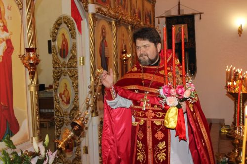 В Свято-Никольском храме Уруссу состоялось праздничное богослужение