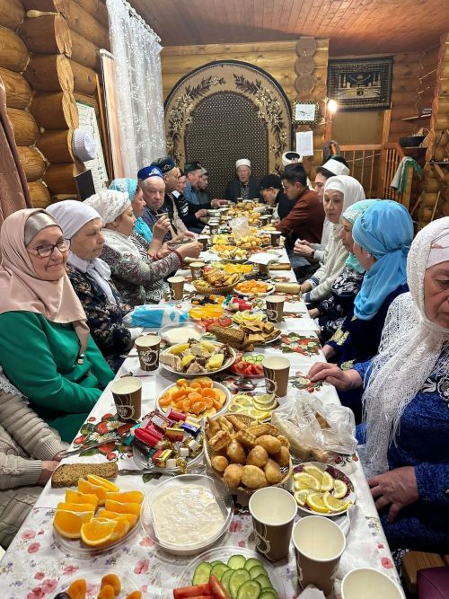 В мечети села Абсалямово организовали для жителей села Ифтар