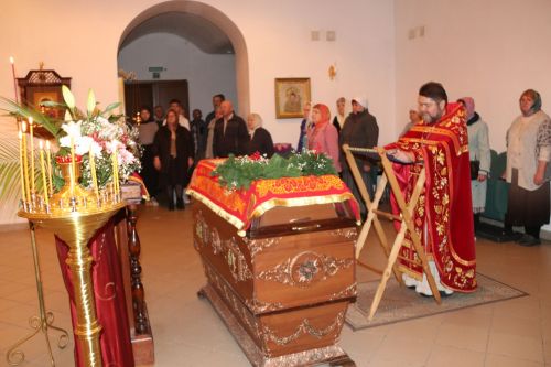 В Свято-Никольском храме Уруссу состоялось праздничное богослужение