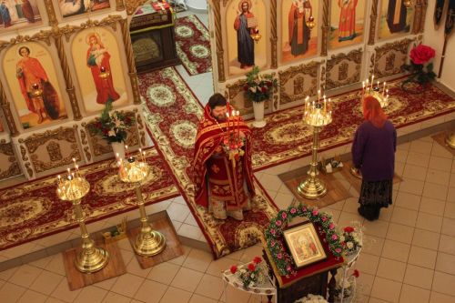 В Свято-Никольском храме Уруссу состоялось праздничное богослужение