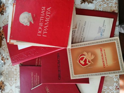 Алтын бабай ходил в передовиках производства