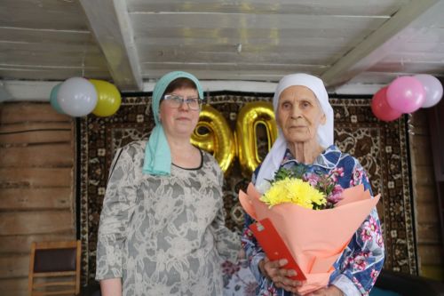 С Акбашем переплетены ее корни