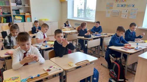 «Ребята, давайте знакомиться!» - обратилась к первоклашкам педагог ЦДТ