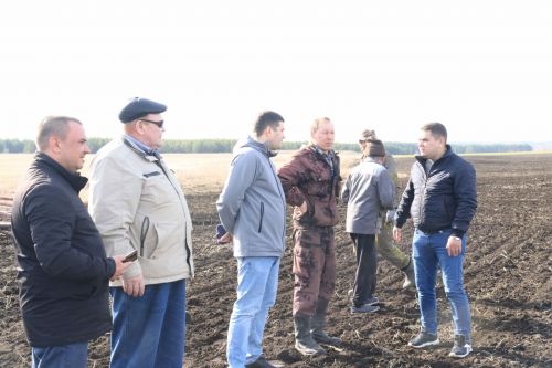 На полях района уже слышен гул тракторов
