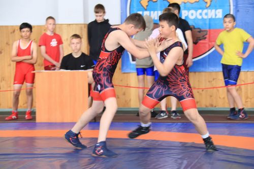 В Уруссу проходит сегодня Открытый республиканский турнир по греко-римской борьбе