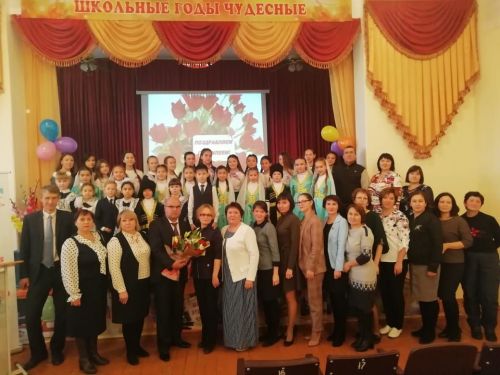 Школы испытывают дефицит в педагогах-мужчинах?