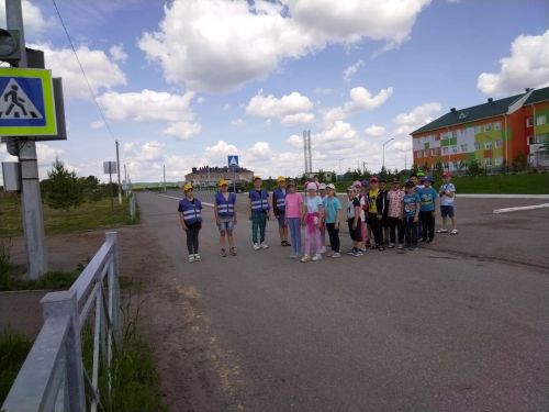 В преддверии летних каникул детям напоминают о правилах поведения на дороге