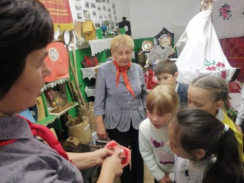 В Мало-Уруссинской школе прошло мероприятие ко Дню пионерии
