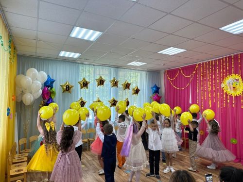 Выпускной бал в детском саду — это самый трогательный, самый незабываемый из всех праздников