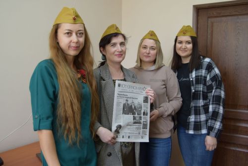 А у нас акция - пилотки за подписку на газету «Ютазинская новь»