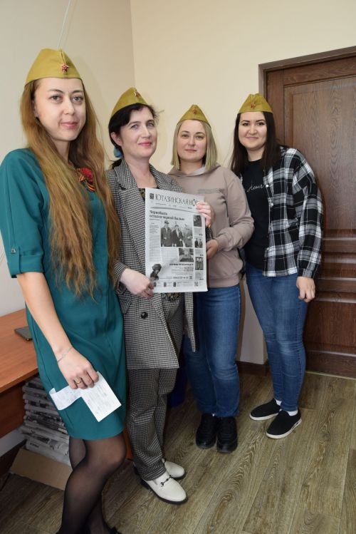 А у нас акция - пилотки за подписку на газету «Ютазинская новь»