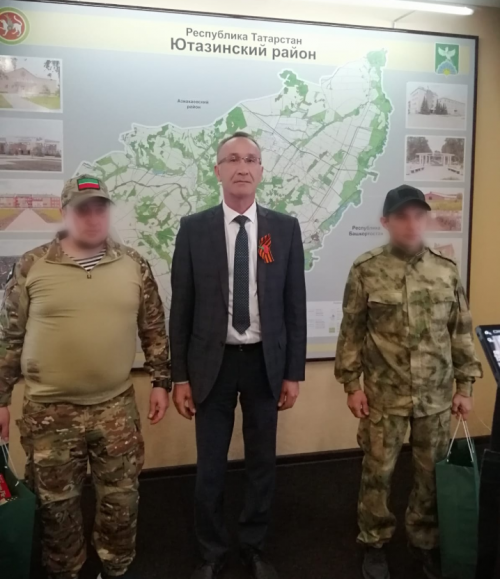 На побывку едет молодой солдат…