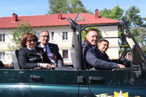 В День Победы участникам Великой Отечественной войны района вручили подарки