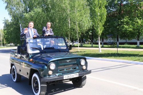 В День Победы участникам Великой Отечественной войны района вручили подарки