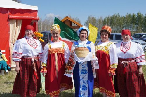 Праздничный майдан многоголосьем зазывал на Сабантуй