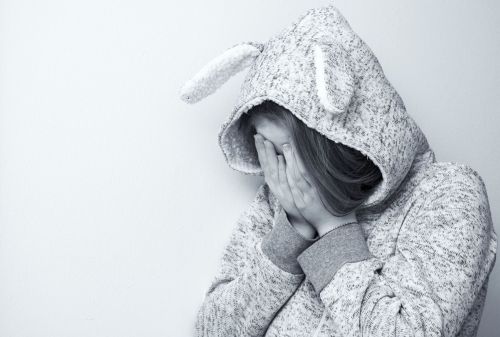В Челнах супружеская пара  напали на девочек у подъезда