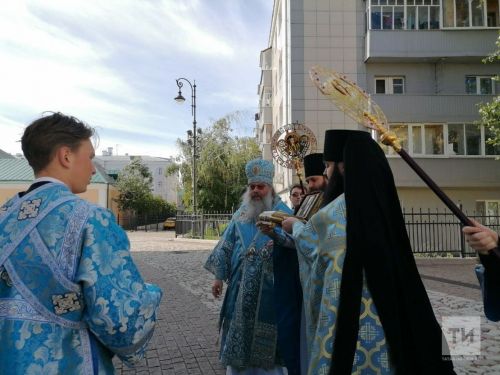 В Казанском соборе торжественно встретили ковчег с частицей Пояса Пресвятой Богородицы